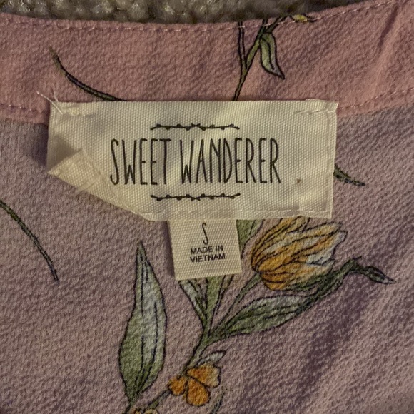 Pink Floral top with tie at neck, size small - Picture 3 of 5